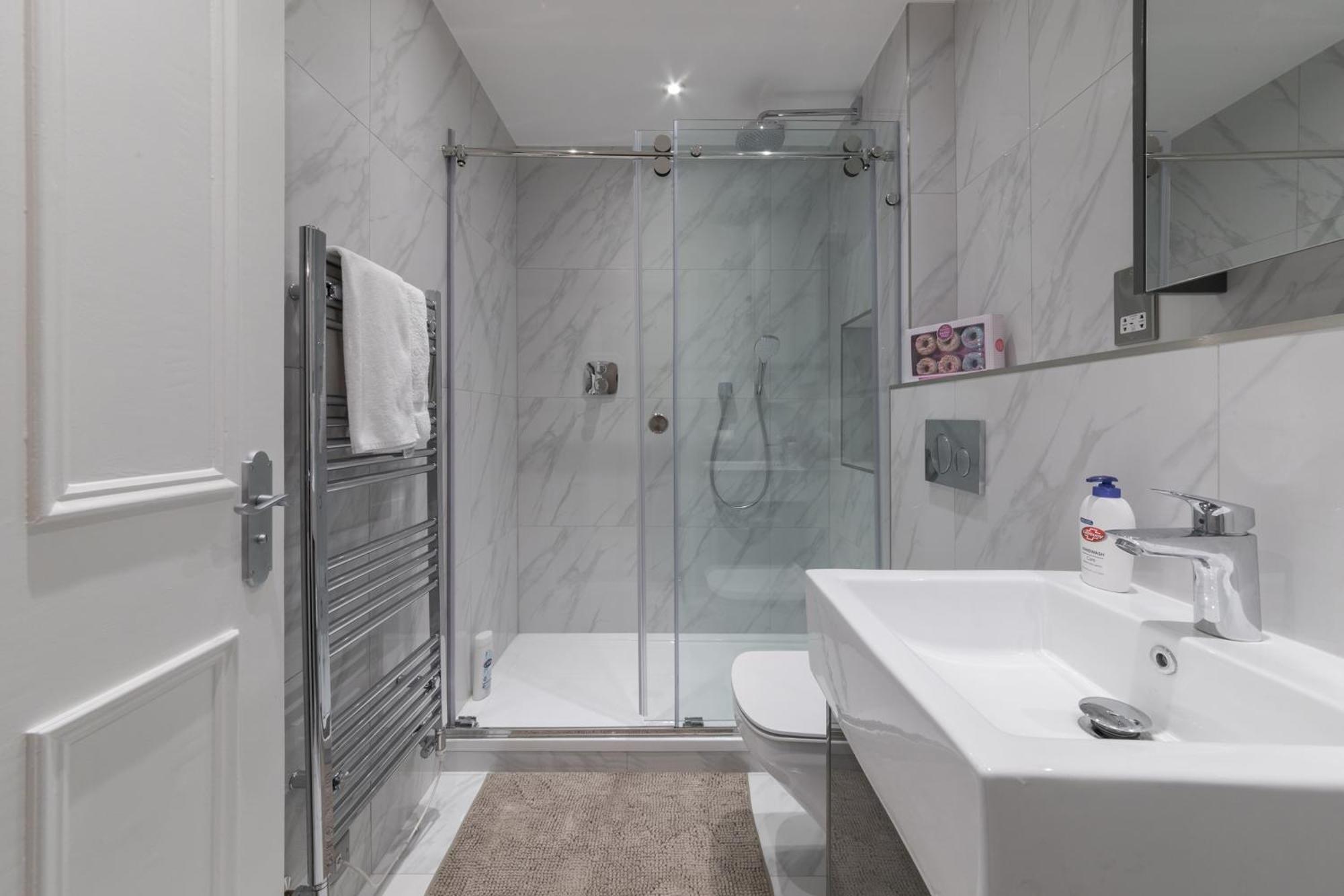 Luxury London 3 Bedroom Duplex With Pool Table - 4Hs Bagian luar foto
