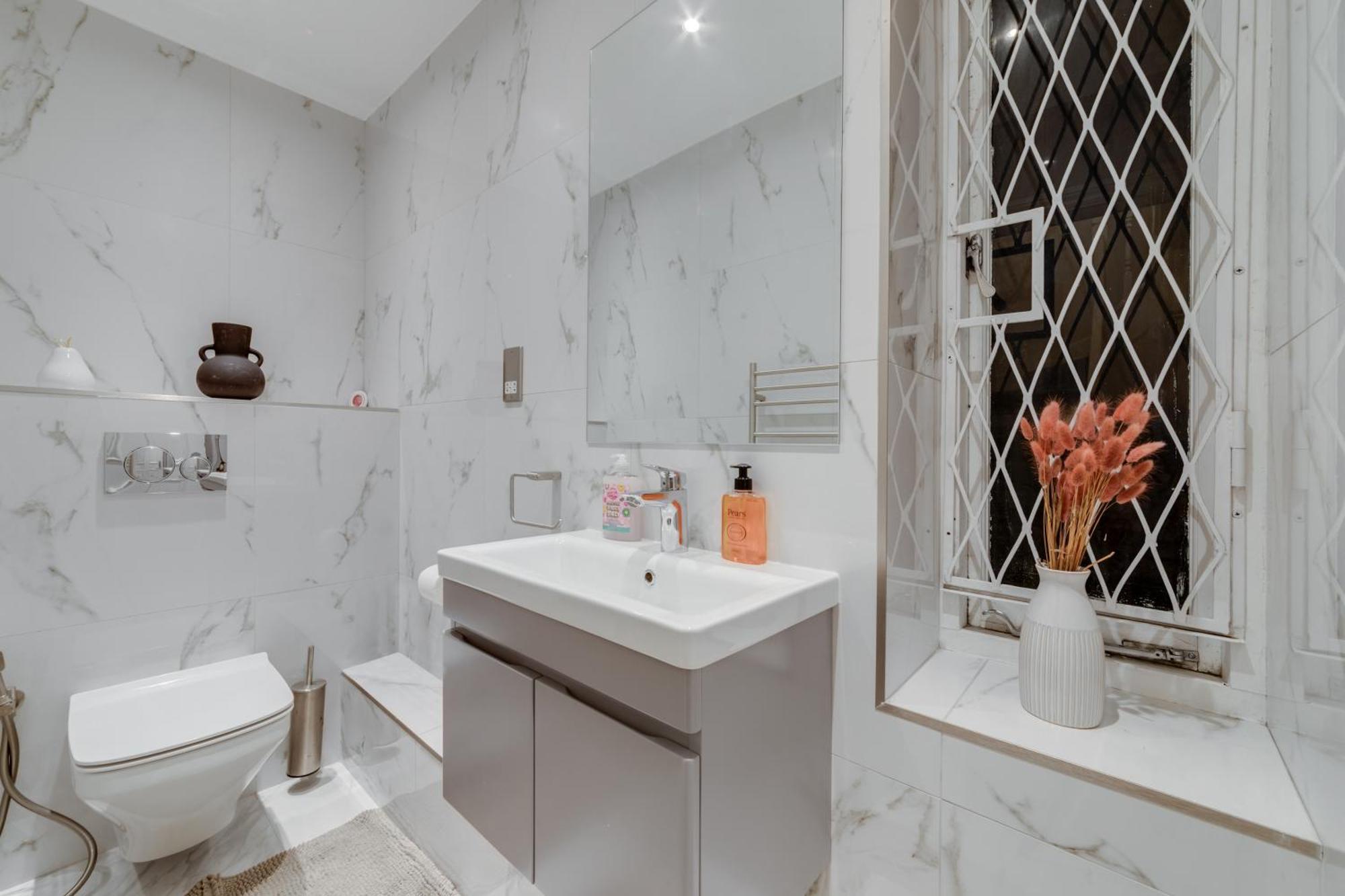 Luxury London 3 Bedroom Duplex With Pool Table - 4Hs Bagian luar foto