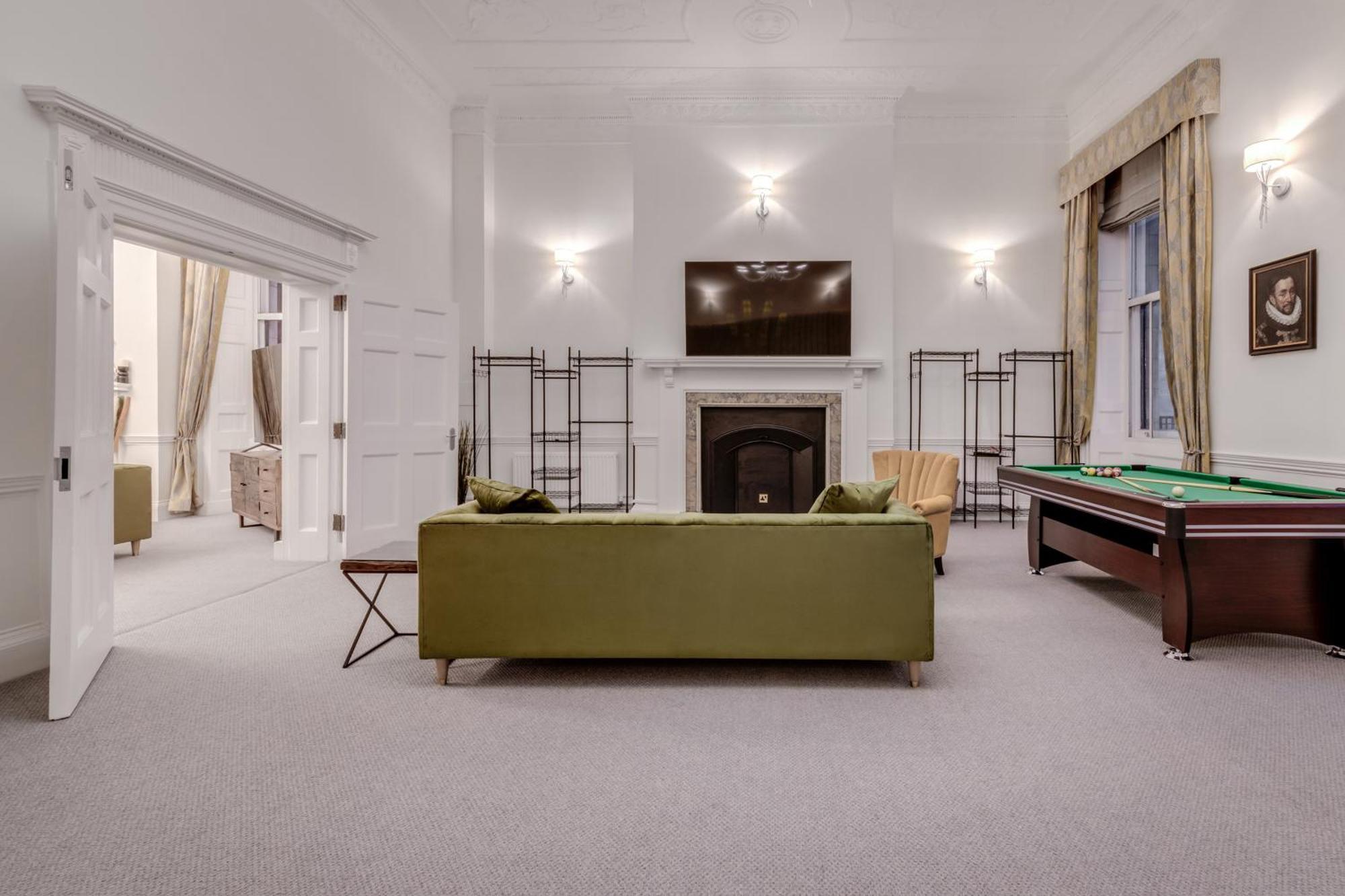 Luxury London 3 Bedroom Duplex With Pool Table - 4Hs Bagian luar foto